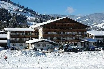 Taxacher Hotel Kirchberg in Tirol