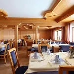 Taxacher Hotel Kirchberg in Tirol